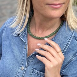 Halskde Jackie med naturperler