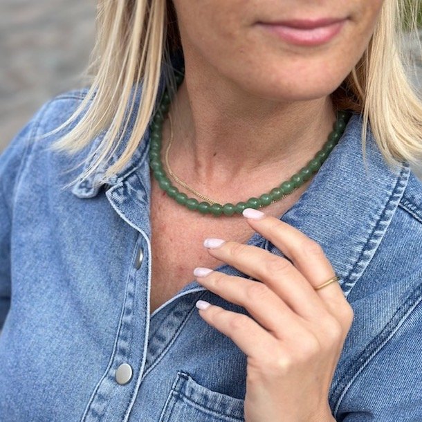 Halskde Jackie med naturperler