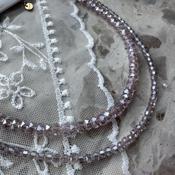 Halsk�de Selena tyk model