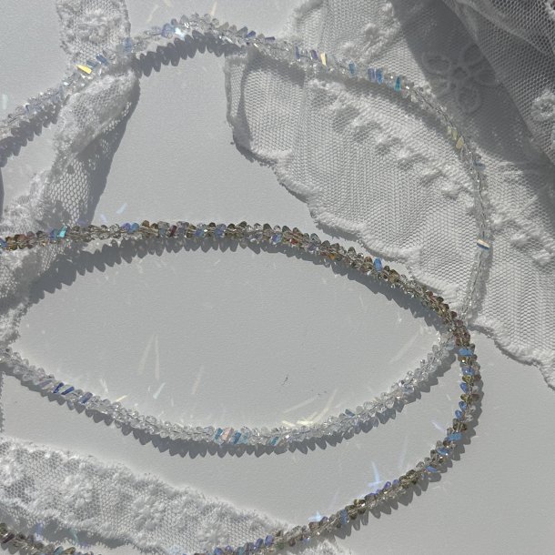 Halsk�de Cuna, med glitrende perler