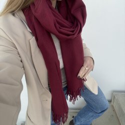 Halst�rkl�de ensfarvet viskose/uld miks