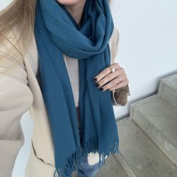 Halst�rkl�de ensfarvet viskose/uld miks