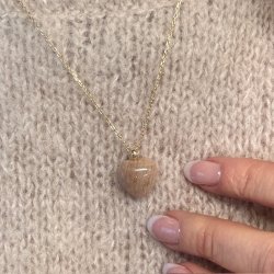 Halsk�de EIRA BIG ROSE HEART - Forgyldt