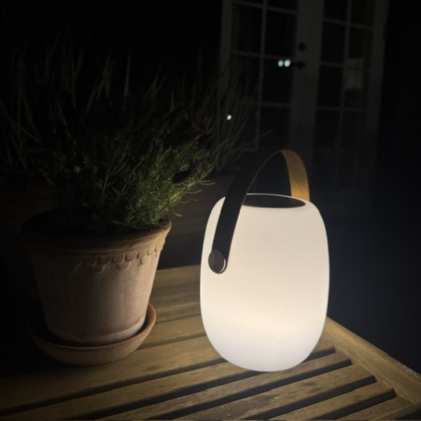 LED Lampe med h�jtaler og l�der strop