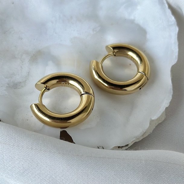 HOOPS SMALL 18 mm vandfast 18kt. forgyldt