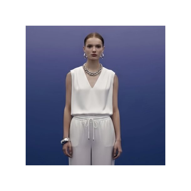 Satinbluse Asta med v-udsk�ring 100% viskose str S-L