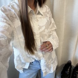 Helena, let skjorte med broderet detaljer