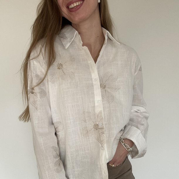 Skjorte Naja Lys Broderi - S-XL