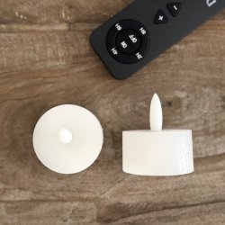  Hvide LED fyrfadslys 2 stk.