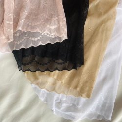 Shape shorts med blonde ben