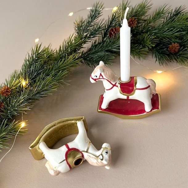 Gyngehest t/kertelys 9x3x10cm keramik 