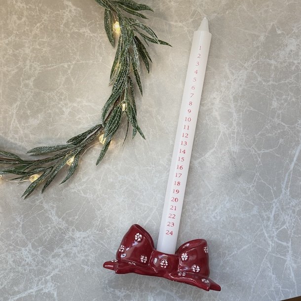 ST: Lysestage sljfe og kalenderlys