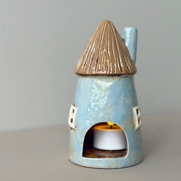 Hus til fyrfadslys lysbl Keramik 