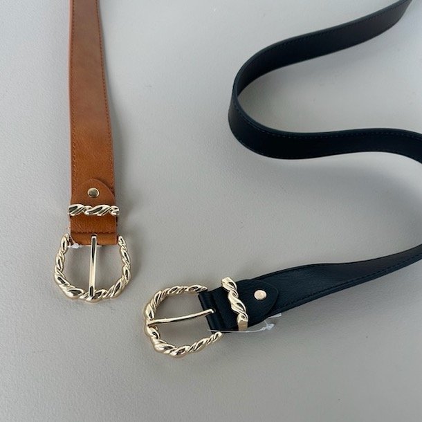 Blte med snoet guld spnde