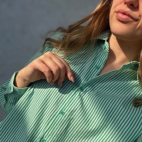 Skjorte DENISE med grnne striber str. S-XL