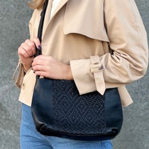 Crossbody flet skind