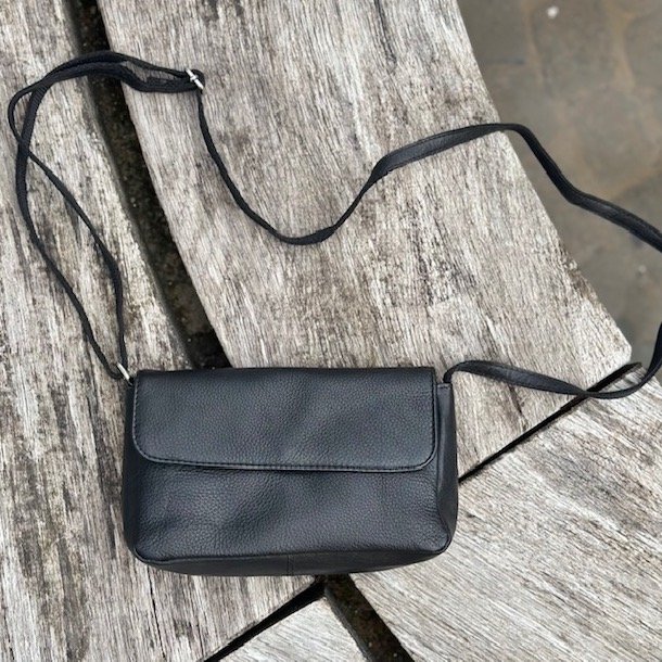 Taske nr 36 med klap skind