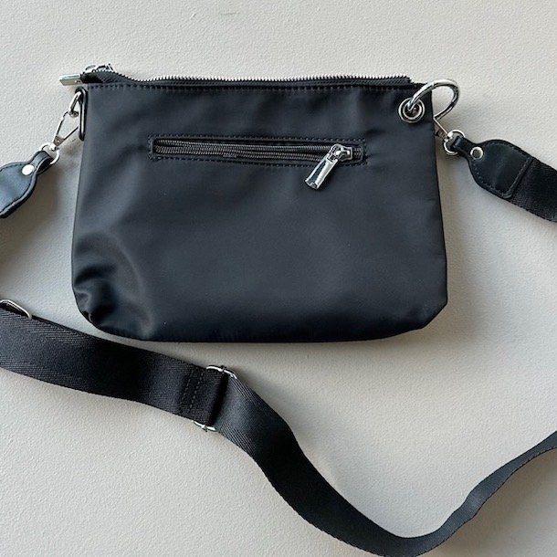Nylon taske med front lomme 