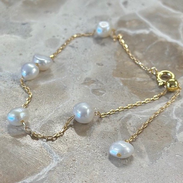 Armbnd MALLORY pearl 17-21 cm forgyldt slv