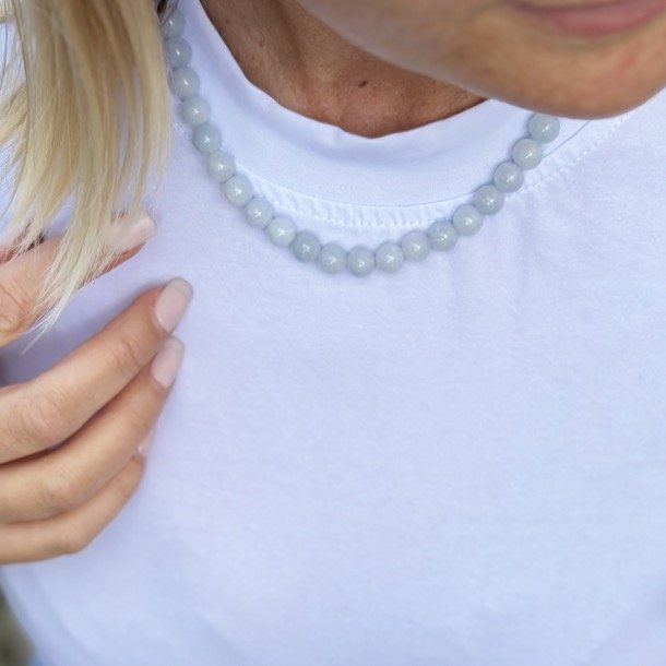 Halskde Jackie med naturperler