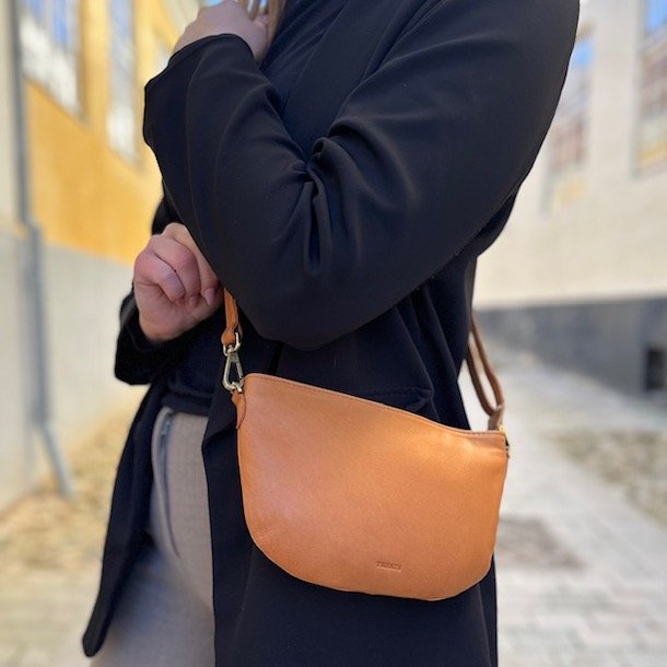 Gwen crossbody skind