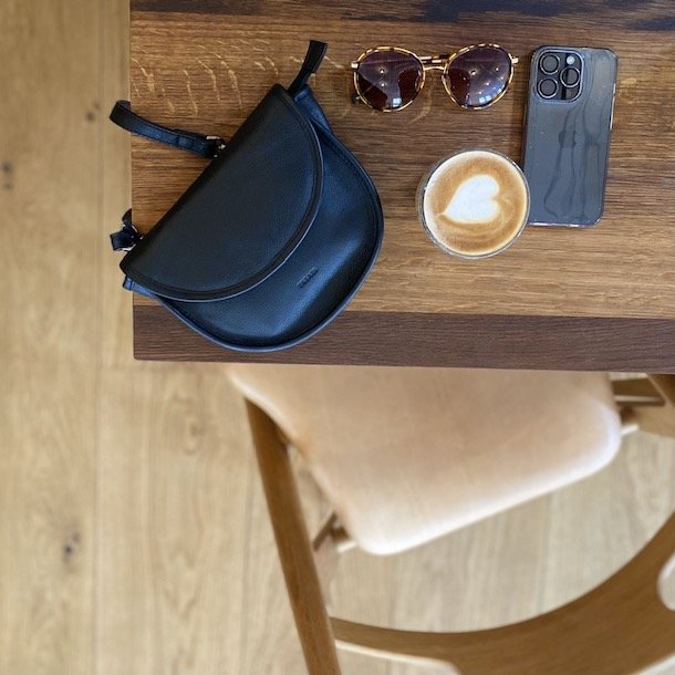 Enya Crossbody Sort skind