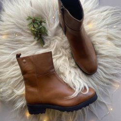 Stvle Alba cognac skind str 36-41