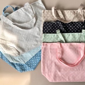 Stor shopper med lynls og prikker