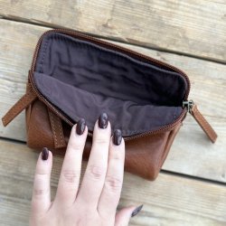 Stor pung til pas cow skind raw cognac