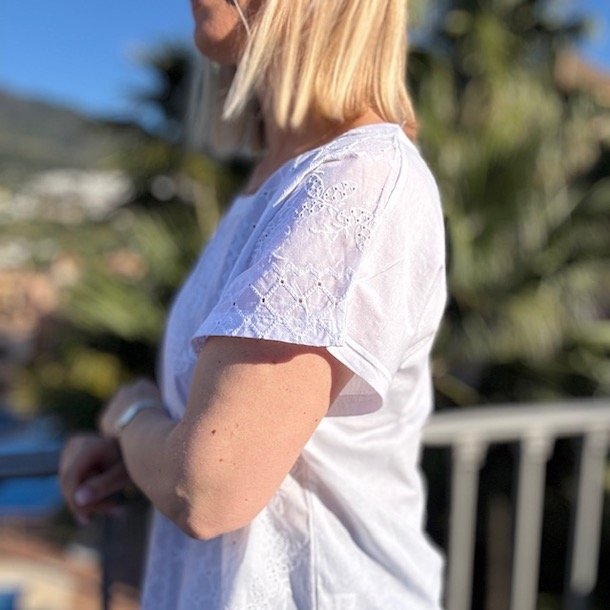 T-shirt med broderi str. M-XL