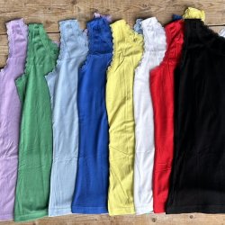 Tank top med blonde og pynte knapper