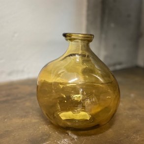 Use Vase Yellow