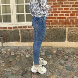 Jeans super stretchy lys bl str xs-xl