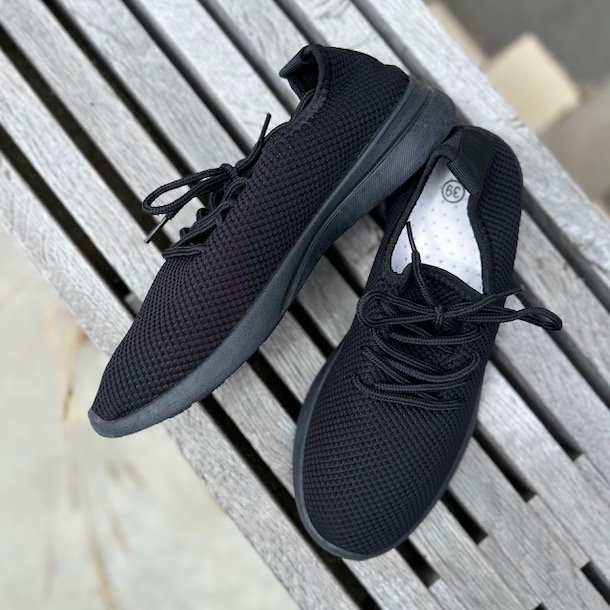 Sneakers I stof snrebnd sort str. 36-41