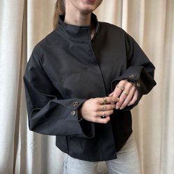 Kort Emma jakke med elegant snit 
