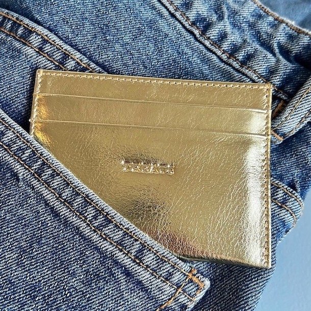 Uma Kortholder skind