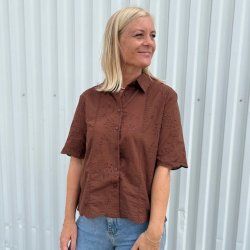 Kortrmet skjorte med broderi CHOKO str. S-L