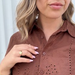 Kortrmet skjorte med broderi CHOKO str. S-L