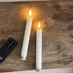 Hvide kronelys LED 2 stk.  2,2 x 15 cm 