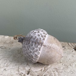 Agern til dekoration med ophng  Tr