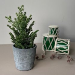 Kunstig grantr med lyskde