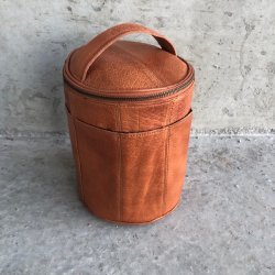 Strikketaske /toilettaske Saturn lder cognac