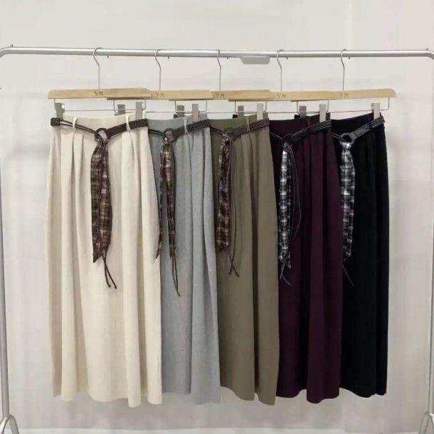 Nederdel Katie, med b�ltedetalje - one size