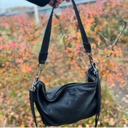 Leslie Crossbody skind