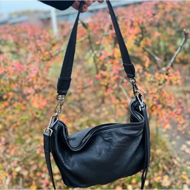 Leslie Crossbody skind