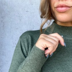 Fintstrikket bluse med turtleneck