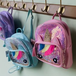 Rygsk pige enhjrning