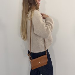 Crossbody clutch skind