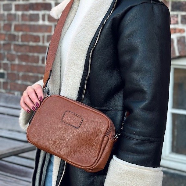 Crossbody med trendrem