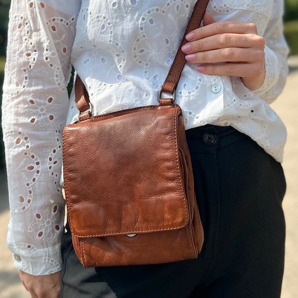 Crossbody skind
